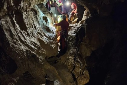 GSS objavio videozapis speleospašavanja ozlijeđene u špilji kod Nevesinja – Hrvatski Medijski Servis