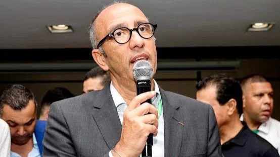 الزيات: الرجاء قدوة للأندية الوطنية والملك قريب من النادي