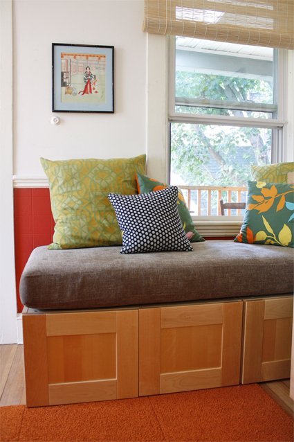 A curule seat is a design of a (usually) foldable and transportable chair noted for its uses in ancient rome and europe through to the 20th century. 20 DIY Storage Bench For Adding Extra Storage and Seating