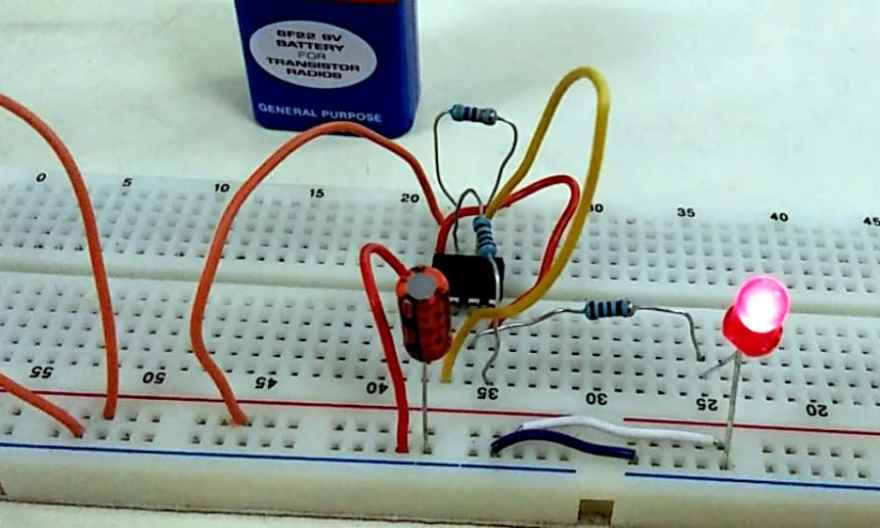 Automatic LED Blinking Circuit using 555 Timer IC LED Flasher