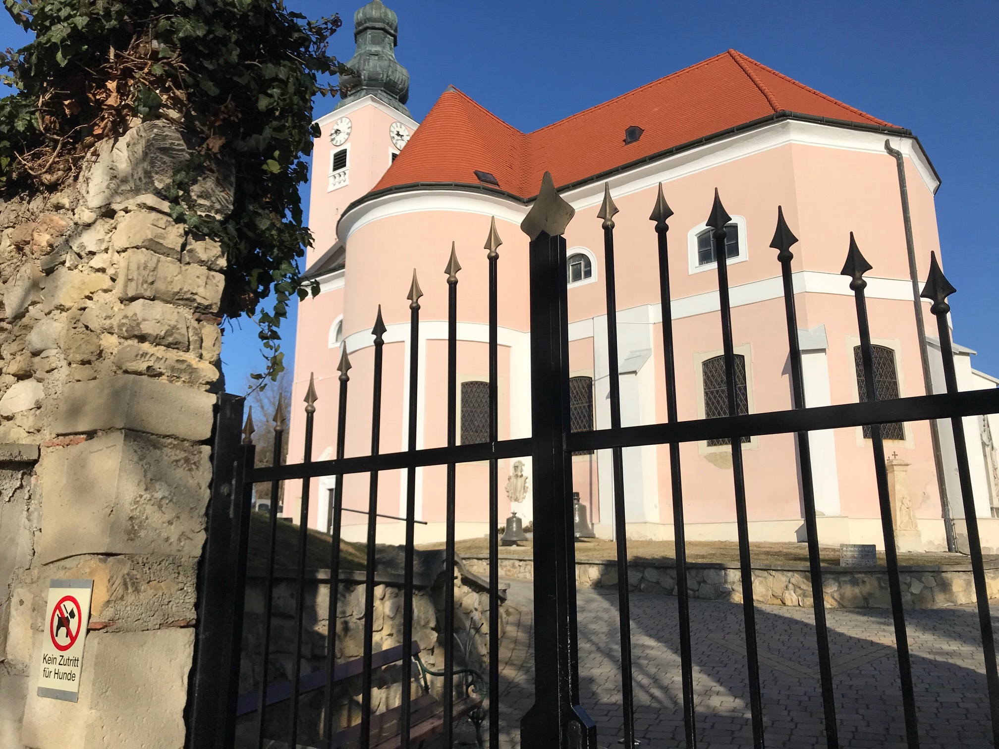 Aktuelle öffnungszeiten und jetzt geöffnete polster aktuell filialen in köln inklusive kontaktdaten wie adresse, telefonnummer, webseite. Toni Polster FuÃballgott! - Hunderunden
