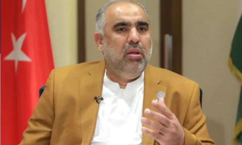 نواز شریف حلفاً کہیں میں انتخابات جیتا ہوں تو ہم سب چھوڑ دیں گے، اسد قیصر