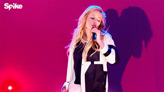 Iggy azalea has gotten dinged up over the past year, but here on lip sync battle, it's an even playing field. Iggy Azalea Iggy Azalea S Lip Sync Battle Gif Find On Gifer