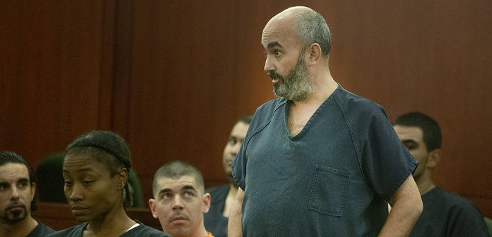 벌거벗은 도둑 켄 스트라우스 감옥을 피하고 정신과 치료를 받아야 한다