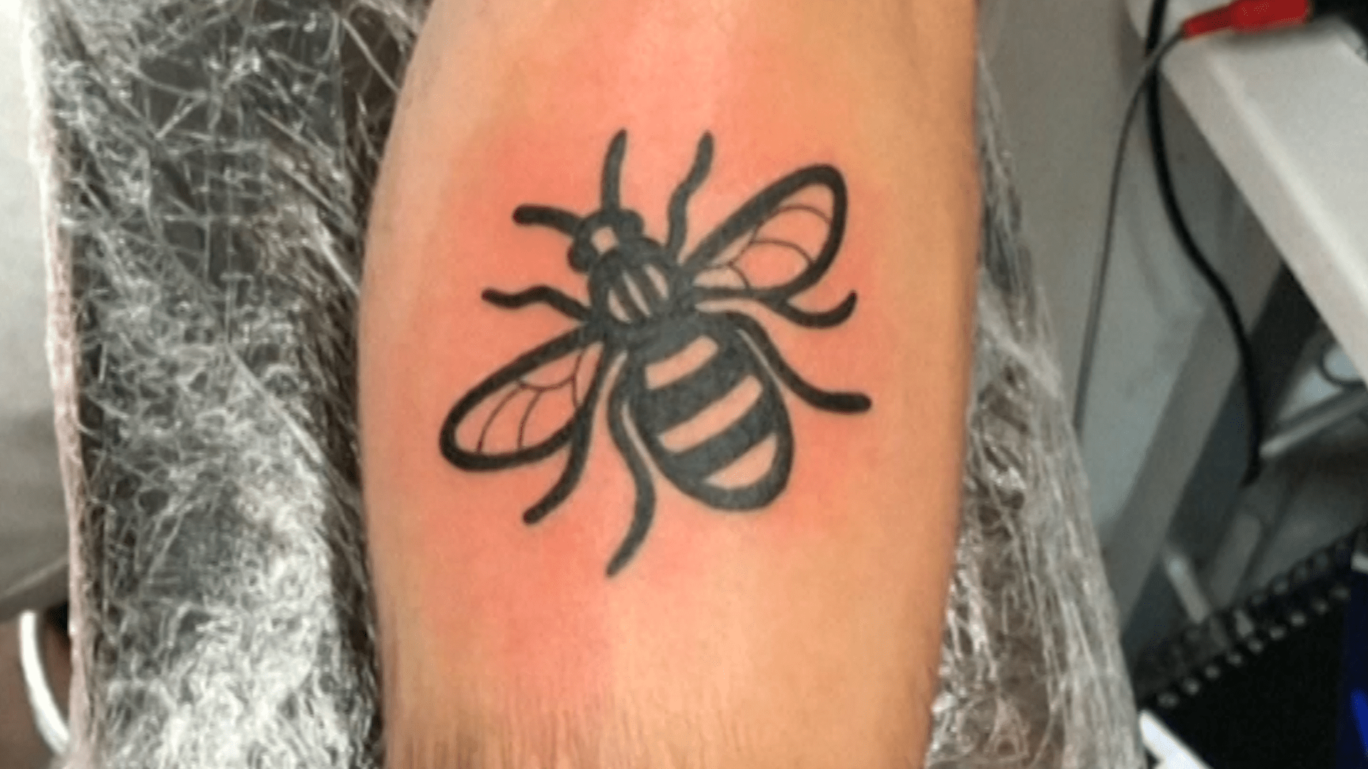 Ariana Grande And Crew Get Manchester Worker Bee Tattoos 866_x_1280_jpg
