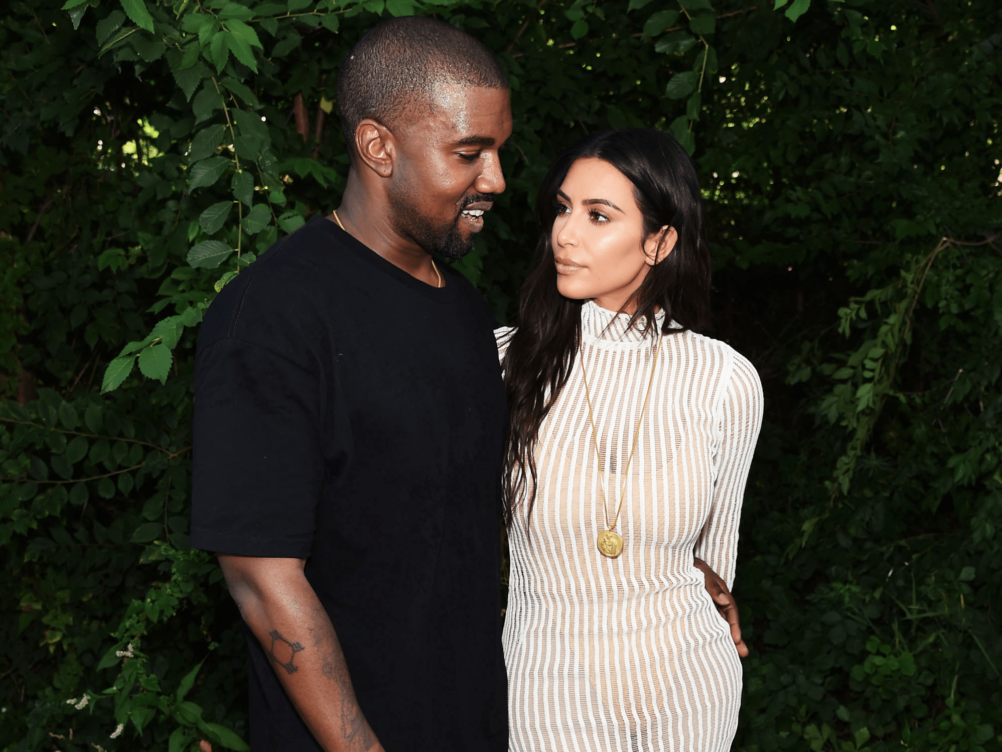 With the announcement, it was only natural for fans to flood kuwtk funny memes, gifs and jokes on twitter. Kim Kardashian And Kanye West S Relationship Timeline