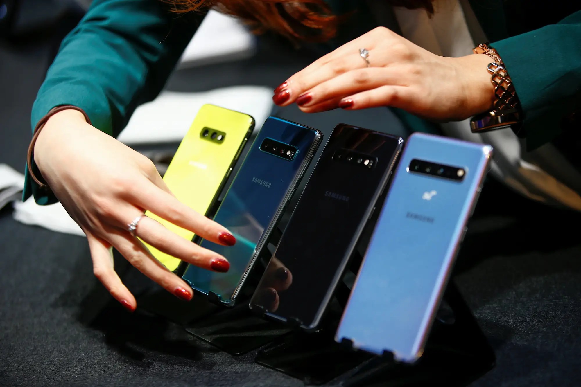 Enjoy a full kit of pro lenses with an ultrawide lens that provides a full field of vision, just like the. Why Does My Galaxy S10 Get Hot 5 Ways To Troubleshoot