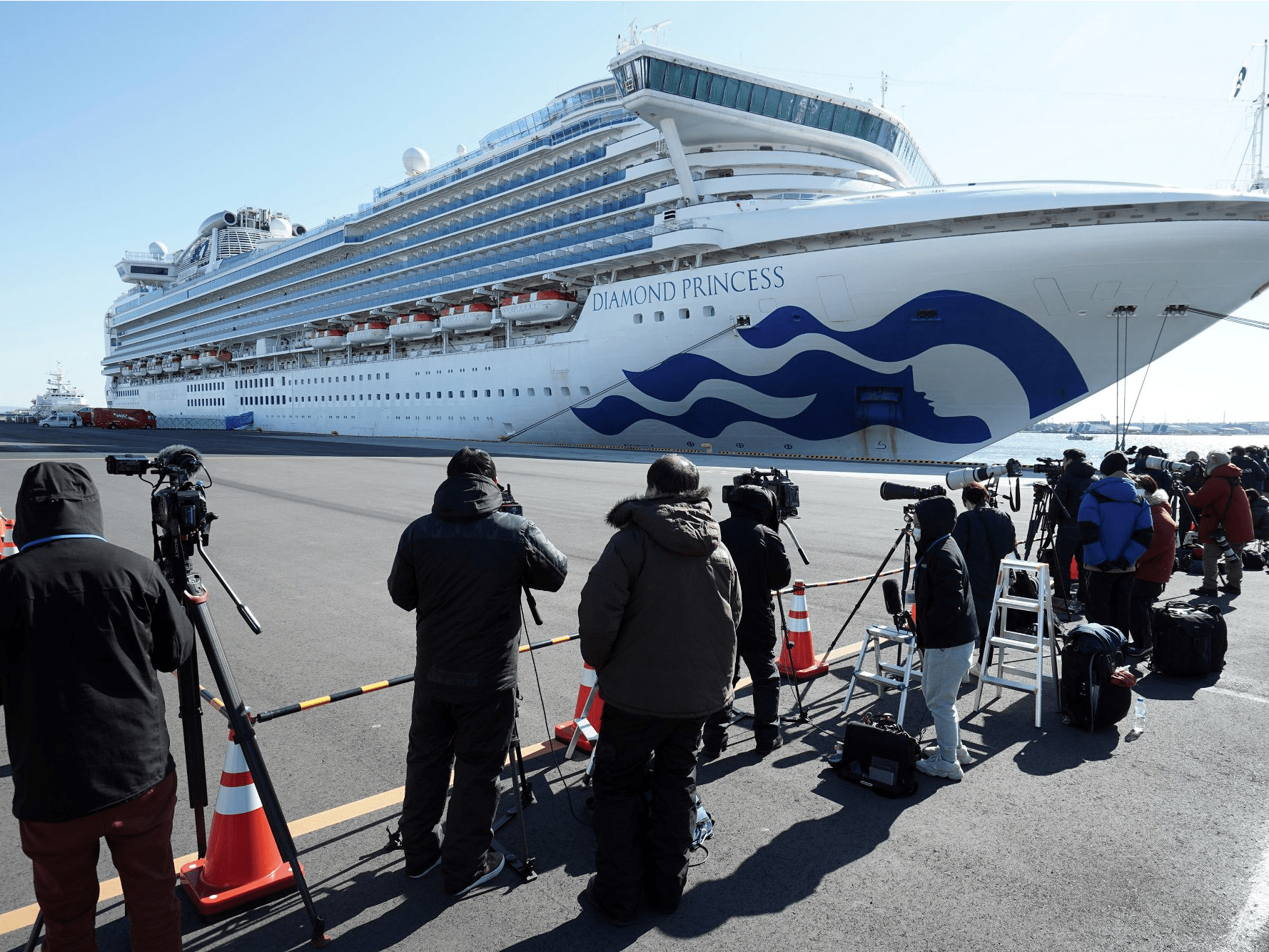 Each deck is a separate ship level with its own features and facilities. Americans On Diamond Princess To Fly Back To Us For 14 Day Quarantine