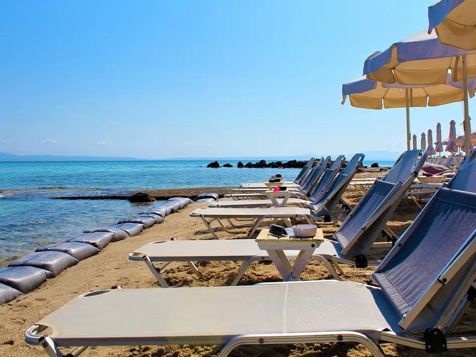 (a full list of countries from which you can enter without quarantining and. How Greece Is Reopening To Tourists Amid The Coronavirus Pandemic