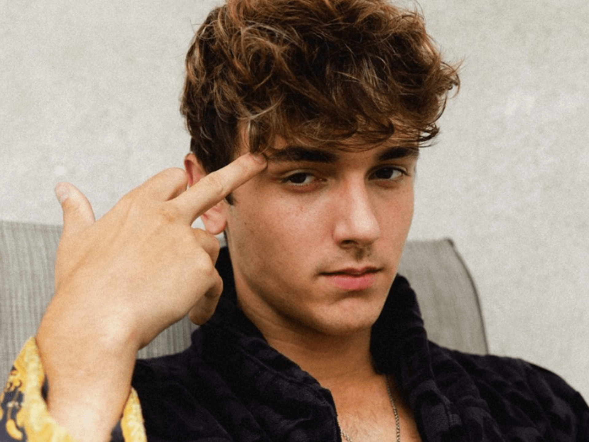 06/01/2022 · the do, which existed long before tiktok launched its very first video, has seen a resurgence as several popular tiktok stars adopt the hairstyle. Bryce Hall Fights Staff Who Told Him To Stop Vaping Lapd Investigates