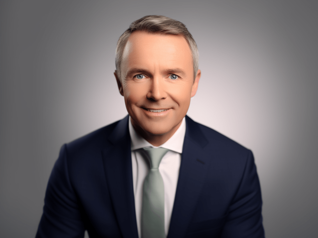 Susipažinkite su vidutiniu geriausių JK įmonių generaliniu direktoriumi: jis baltaodis, turtingas ir tikriausiai vardu Andrew