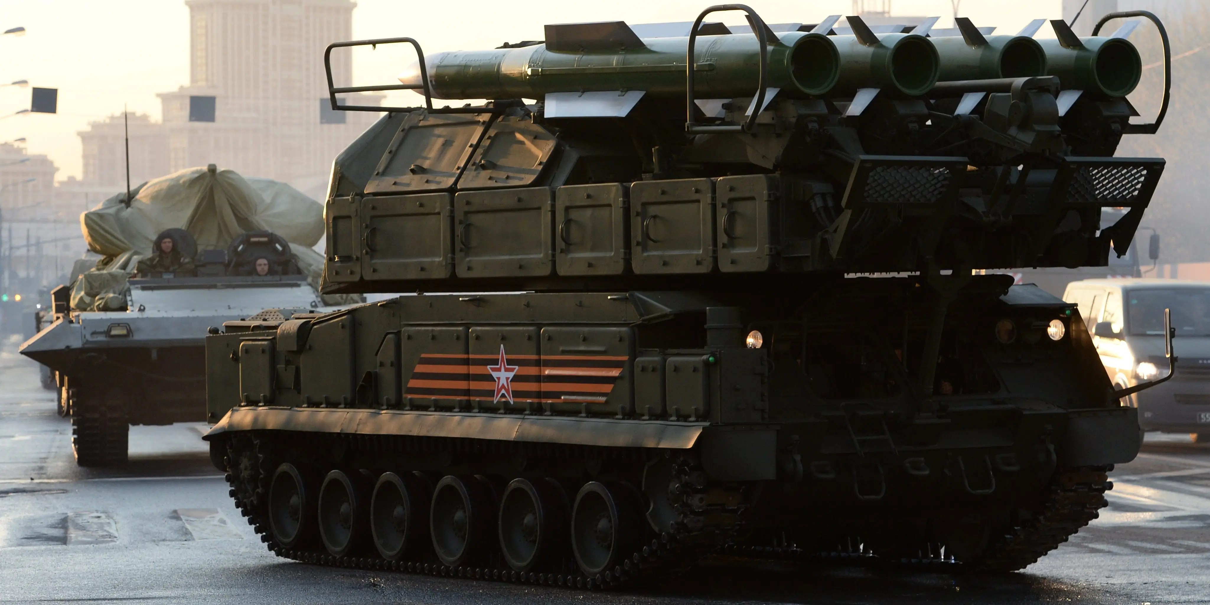 Ukraina ir JAV maišo ginklų sistemas, kurios nebuvo sukurtos veikti kartu, kad sustiprintų Kijevo gynybą, ir, matyt, jos veikia.