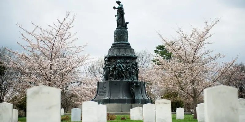 Meta Pauses AI Training: EU Data Privacy Wins