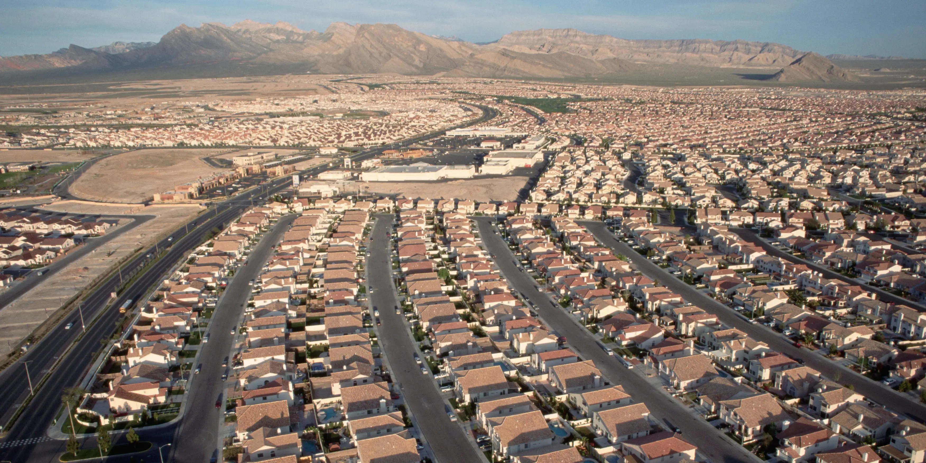 16 miast z niedrogimi domami i kwitnącym rynkiem pracy