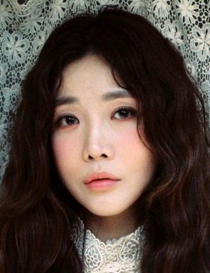 She debuted as a member of davichi in 2008. Lee Hae Ri ì´í´ë¦¬ Mydramalist