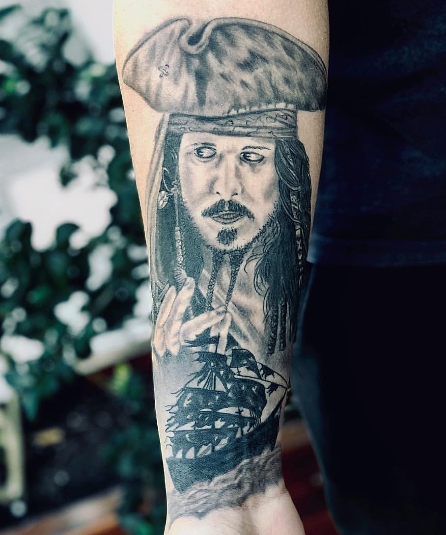 Shitty Jack Sparrow By A Local Tattoo Parlor : R/Shittytattoos 1090_x_908_jpg