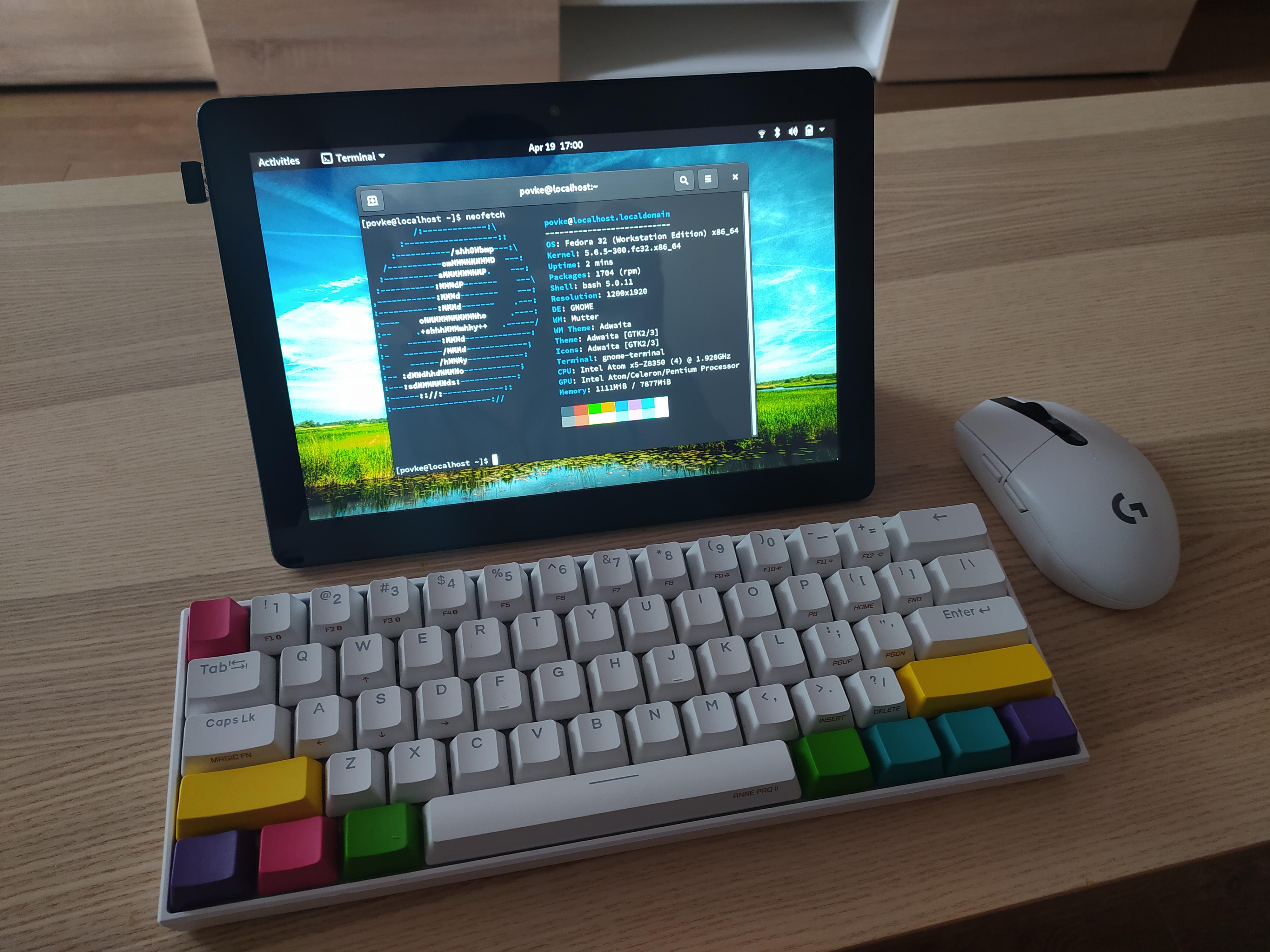 Stock Fedora 32 Voyo I3 Atom Processor Fedora