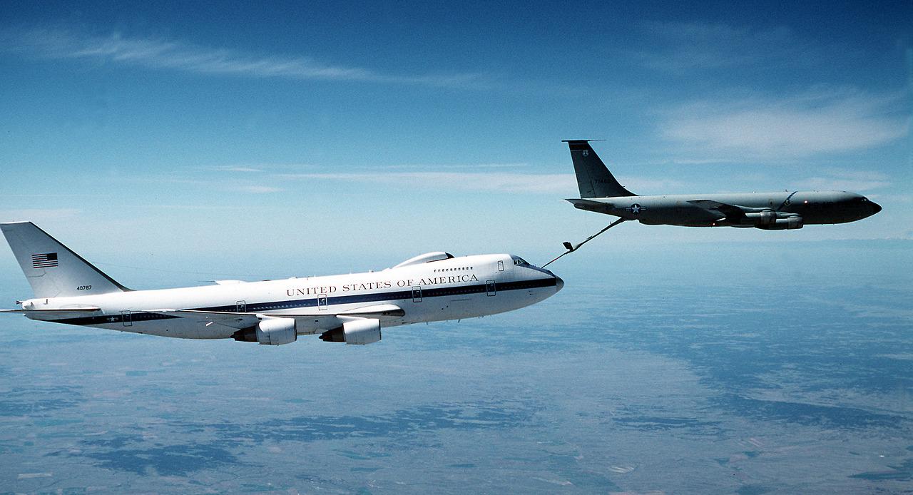 I am going to take mine apart and share the pic soon. US Air Force KC-135 refueling an E-4 : aviation