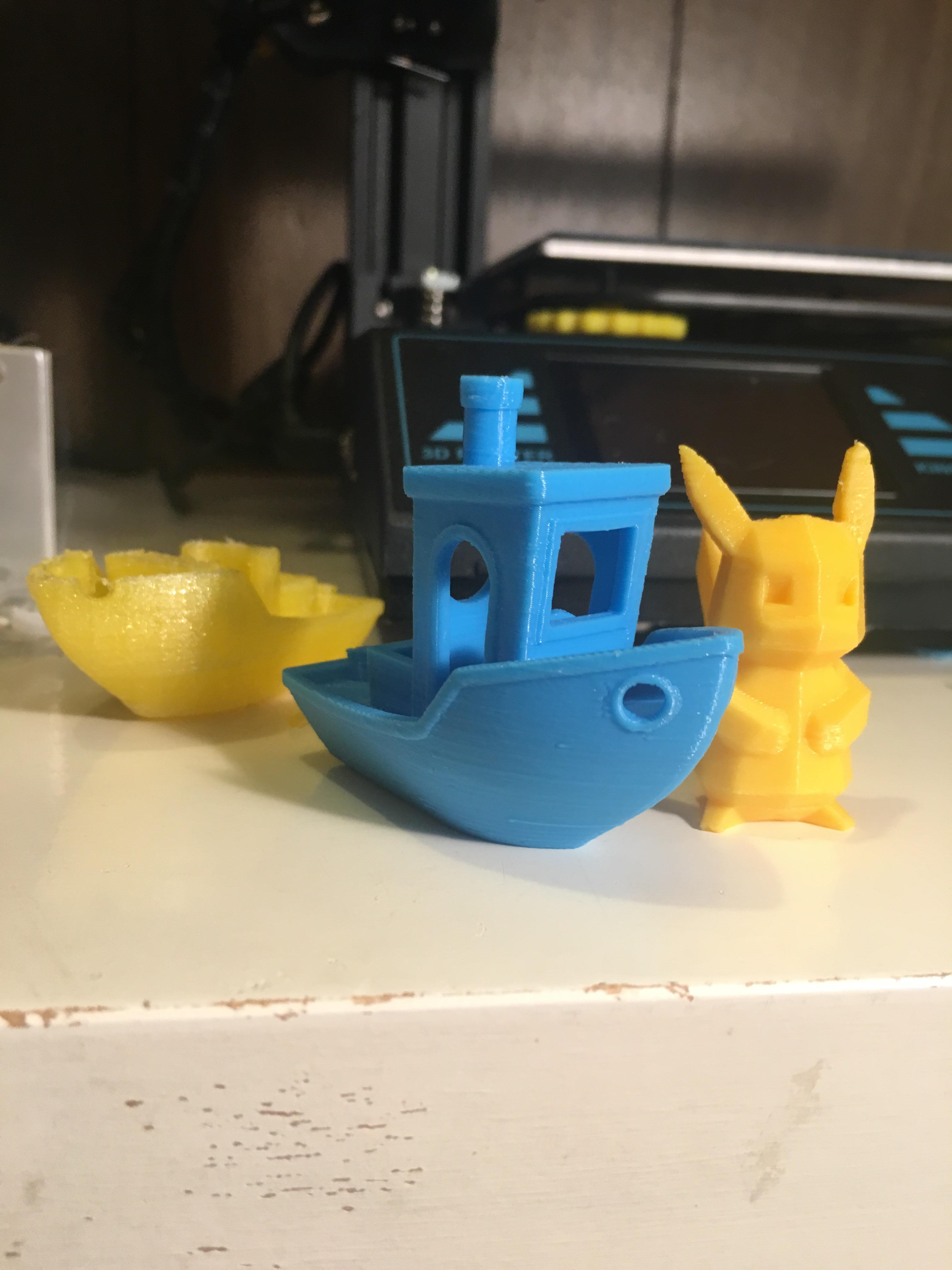Got My First Printer A Kingroon 3d And Have Been Playing Around With It For The Past Few Days Here S My First 3 Prints A Failed Benchy A Much Less Failed Benchy