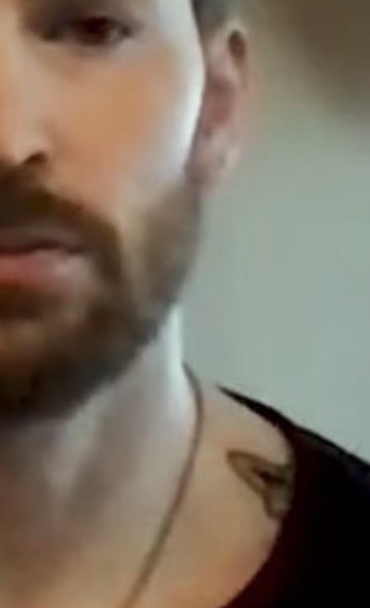 Looks Like Chris' New Tattoo Is Of Saturn 🪐 : R/Chrisevansupdates 2048_x_1248_jpg