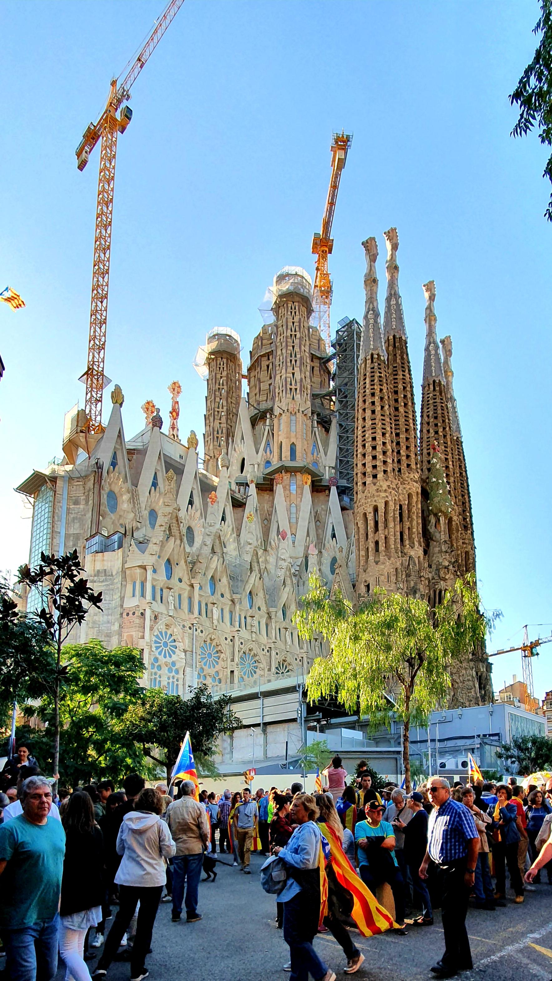 Barcelona · ensure that your belongings, including your passport and other travel documents, are secure at all times · carry a photocopy or digital copy of your . Madrid Spain R Europe