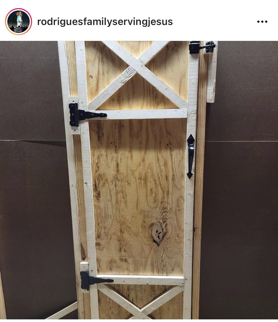 Jonathan Builds A Commemorative “Day After We Announced Our Courtship” Door For Jill : R/Fundiesnarkuncensored 1353_x_1170_jpg