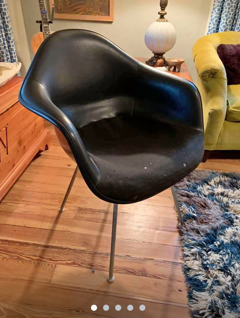 You can post a review, ask for a review . Does this look like a legit HM? The seller notes no mark, but - to me at least - looks like it