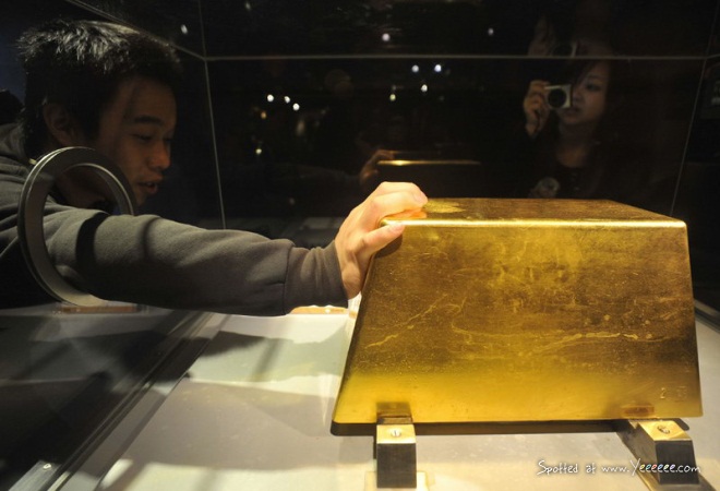 We may earn a commission through links on our site. One ton of gold. (probably a metric ton) : Gold