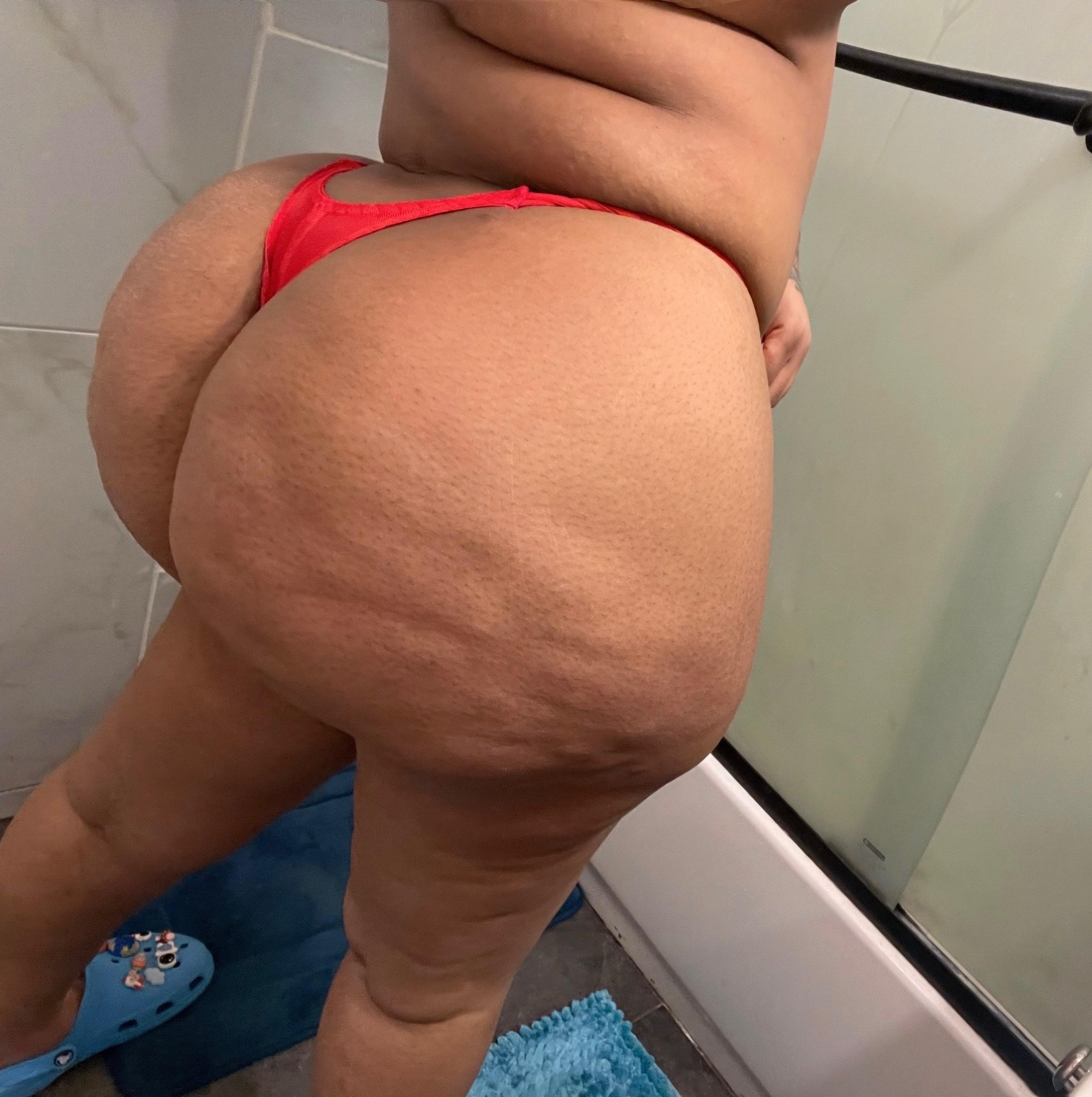 Bolted-on booty Lissa curves