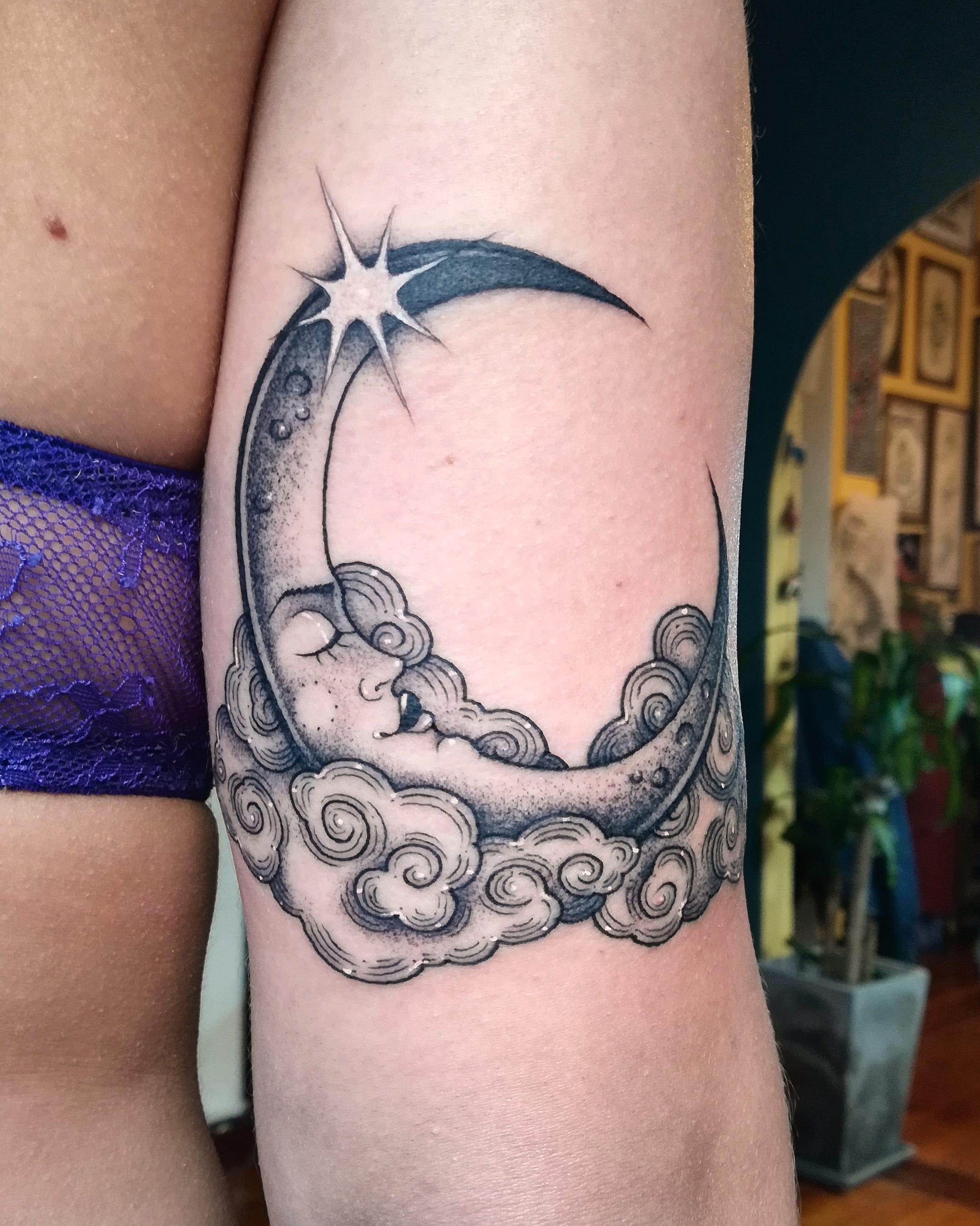 Sleeping Moon Made By Kenny Pixie At Full Moon Tattoo Studio. Rosario, Argentina 🇦🇷 : R/Blacktattooing 2943_x_2354_jpg