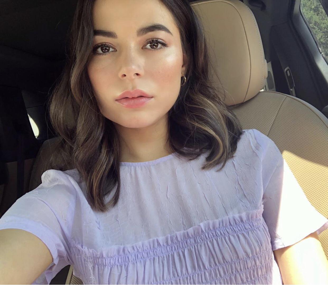 After a sunny day like this, keep things bright by dig. Looking Beautiful As Always : MirandaCosgrove