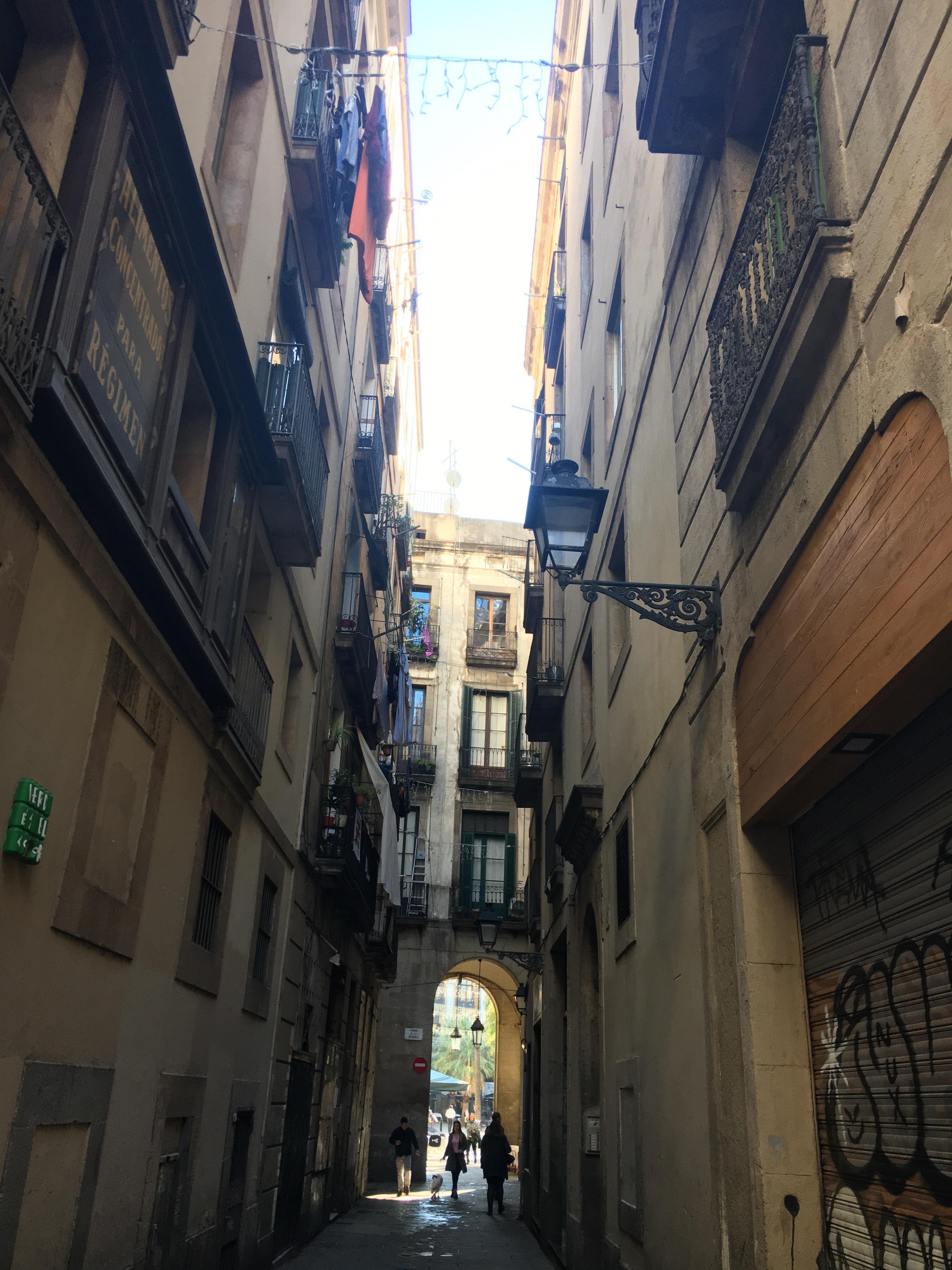 To avoid problems at the end of a vacation and to help with reentry when you get home, here are 12 things we recommend doing on the last day of your trip. Barcelona Spain December 2019 Last Trip To Europe Before Covid Can T Wait To Go Back R Travel