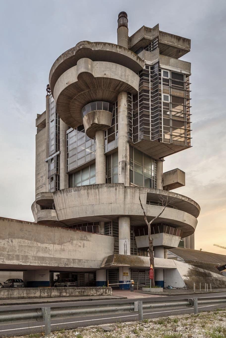 Retrouver toutes les informations du lycée sur le site de letudiant.fr dont l'effectif, . Lycee Hotelier Du Touquet Paris France Designed By Pierre Andre Dufetel In 1971 The Best Designs And Art From The Internet