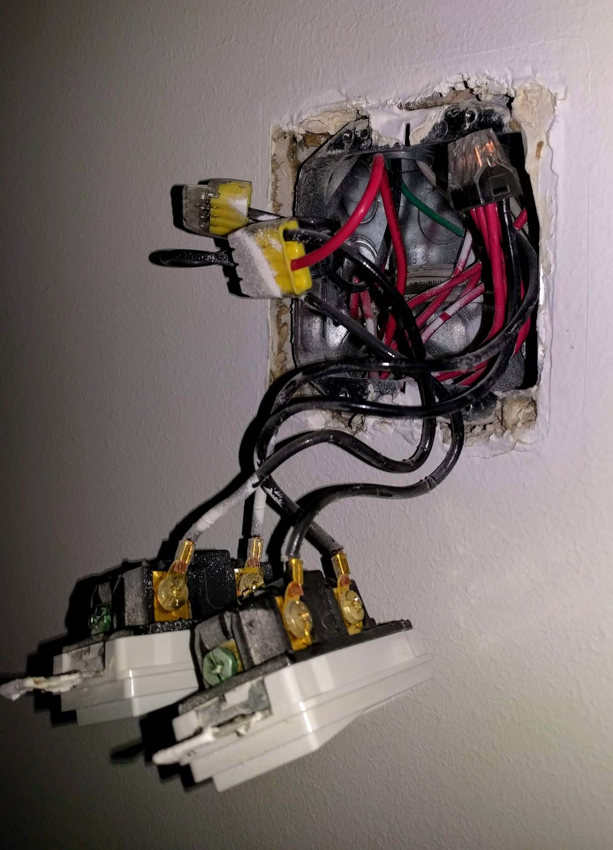 The wiring diagrams on this page make use of one or more 4 way switches located between two 3 way switches to control lights from three or more points. Wiring a ceiling fan with black, white, red, green in