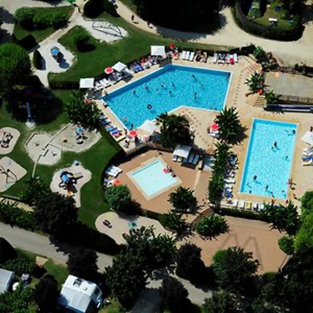 From making scrambled eggs to baking bread, these pots. Camping Le Paradis