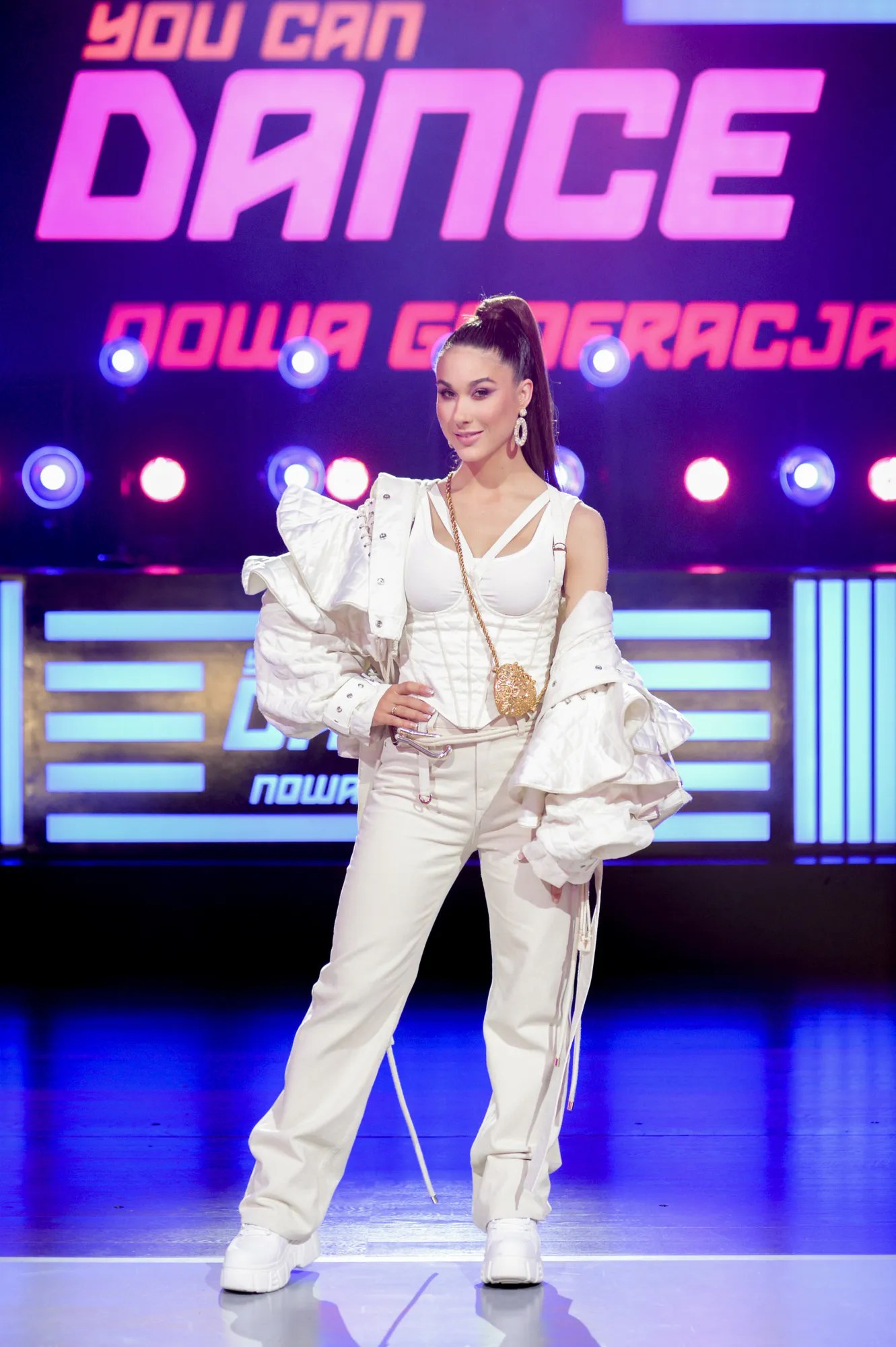 Będą tańczyć w puentach, adidasach, obcasach, butach do stepowania i nawet, na przekór słowom panny młodej z wesela, patrona teatru bez butów, boso czy w skarpetach. Gwiazdy You Can Dance Nowa Generacja Promuja Nowy Program Taneczny Tvp Zachecili Was Do Ogladania Zdjecia Pudelek