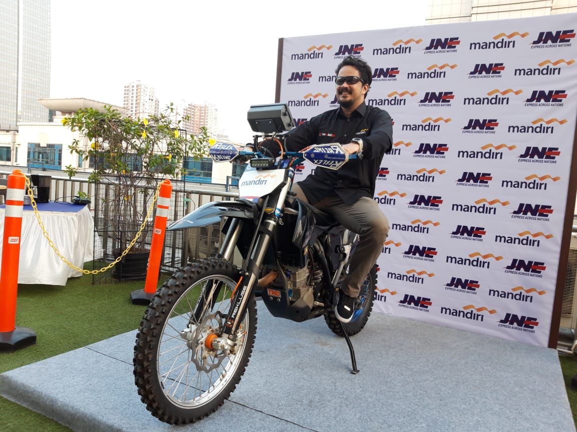 Aktor Fathir Muchtar Perkuat Tim Indonesia di Balapan AXCR 2019 |  Pojokoto.com