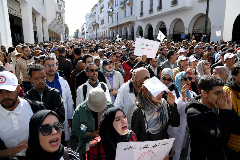 ضغط احتجاجات الأساتذة يعيق شروط الحكومة لاستئناف التفاوض مع النقابات