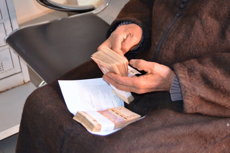 الضريبة التصالحية .. رهان إنعاش خزينة الدولة يُنذر بزيادة اكتناز الكاش