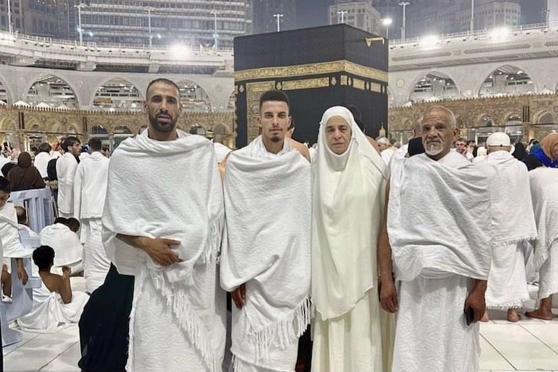مشاهير يستقبلون رأس السنة في مكة