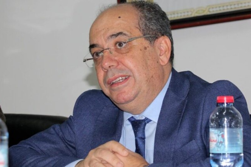 الاستقلال يجمد عضوية دانييل زيوزيو