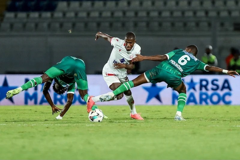 الرجاء يطالب بتوقيف حكم الديربي