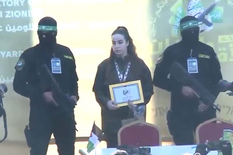 القسام تسلّم مجندة إسرائيلية