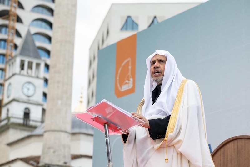 العيسى يلقي خطبة العيد بدولة ألبانيا العيسى يلقي خطبة العيد بدولة ألبانيا