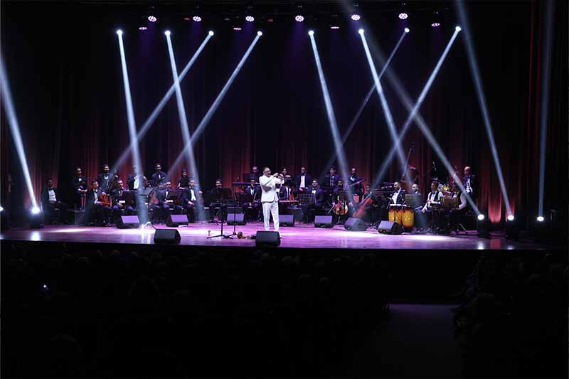 إيكو في مسرح محمد الخامس إيكو في مسرح محمد الخامس