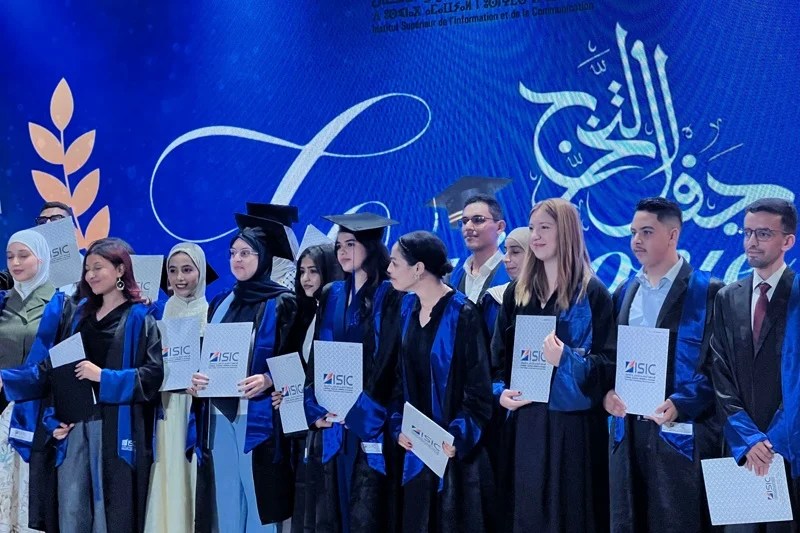 المعهد العالي للإعلام والاتصال يحتفي بخريجين جددٍ ويُكرم أساتذة روادا