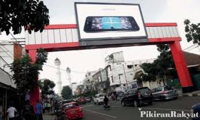 Perbedaan Billboard,Baliho,Megatron,dan Videotron - Sewa Baliho Pekanbaru  dan Billboard Pekanbaru