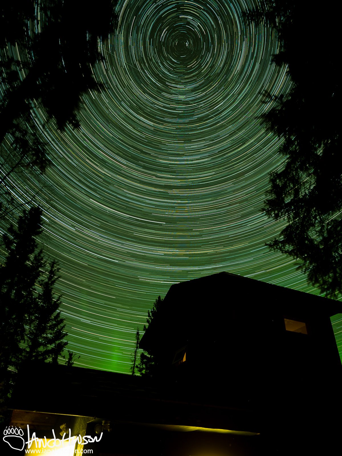 October 9th : Stars over my house and the Aurora Borealis