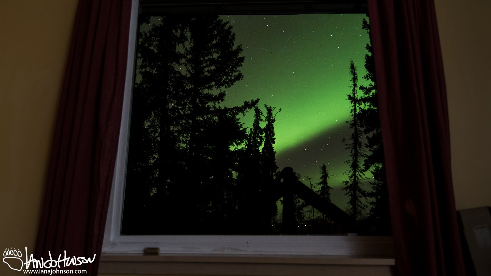 October 16th : Aurora Borealis through my window.