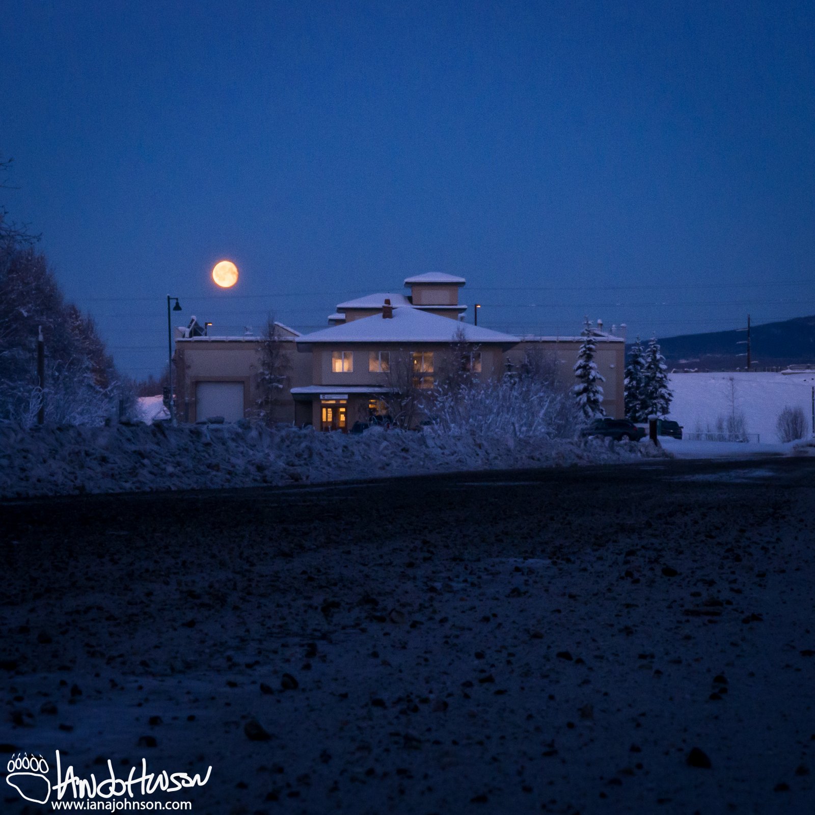 February 6th : Full moon over Cold Climate Housing Research center
